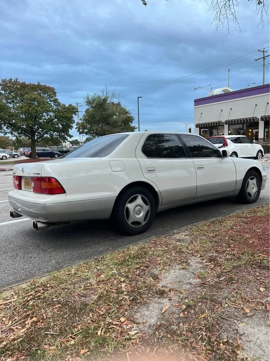 1998 Lexus LS 2nd Gen - Image 4 of 8