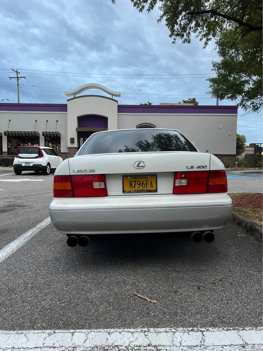 1998 Lexus LS 2nd Gen - Image 3 of 8