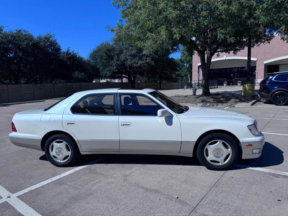 1998 Lexus LS 2nd Gen - Image 2 of 12