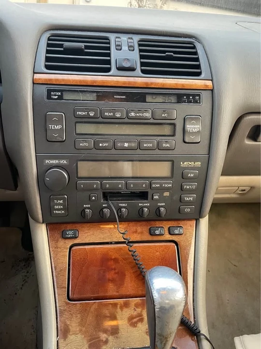 1998 Lexus LS 2nd Gen - Image 6 of 10