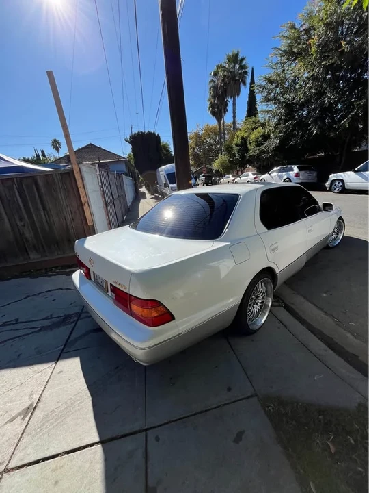 1998 Lexus LS 2nd Gen - Image 2 of 6