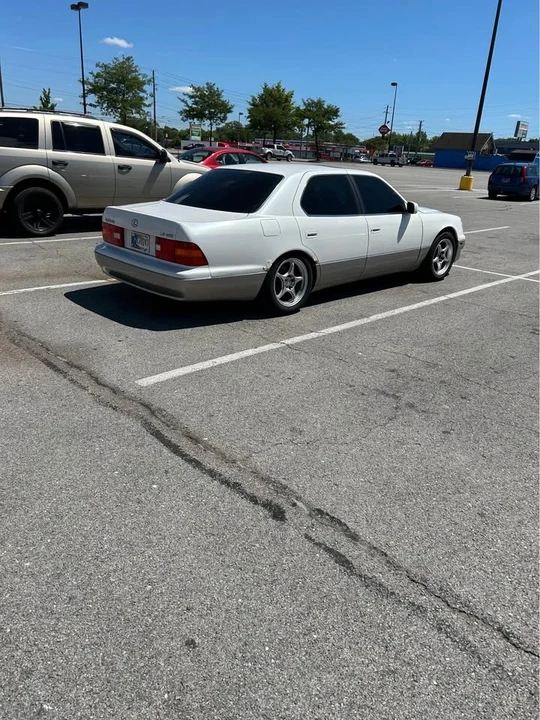 1998 Lexus LS 2nd Gen - Image 4 of 11