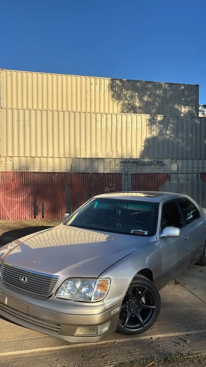 1998 Lexus LS 2nd Gen - Image 2 of 4