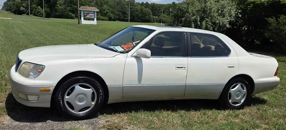 1998 Lexus LS 2nd Gen - Image 3 of 6