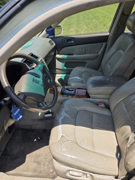 1998 Lexus LS 2nd Gen - Image 5 of 6