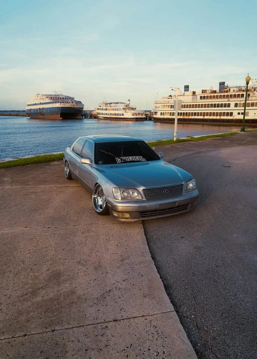 1998 Lexus LS 2nd Gen - Image 2 of 9