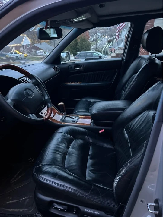 1998 Lexus LS 2nd Gen - Image 2 of 2