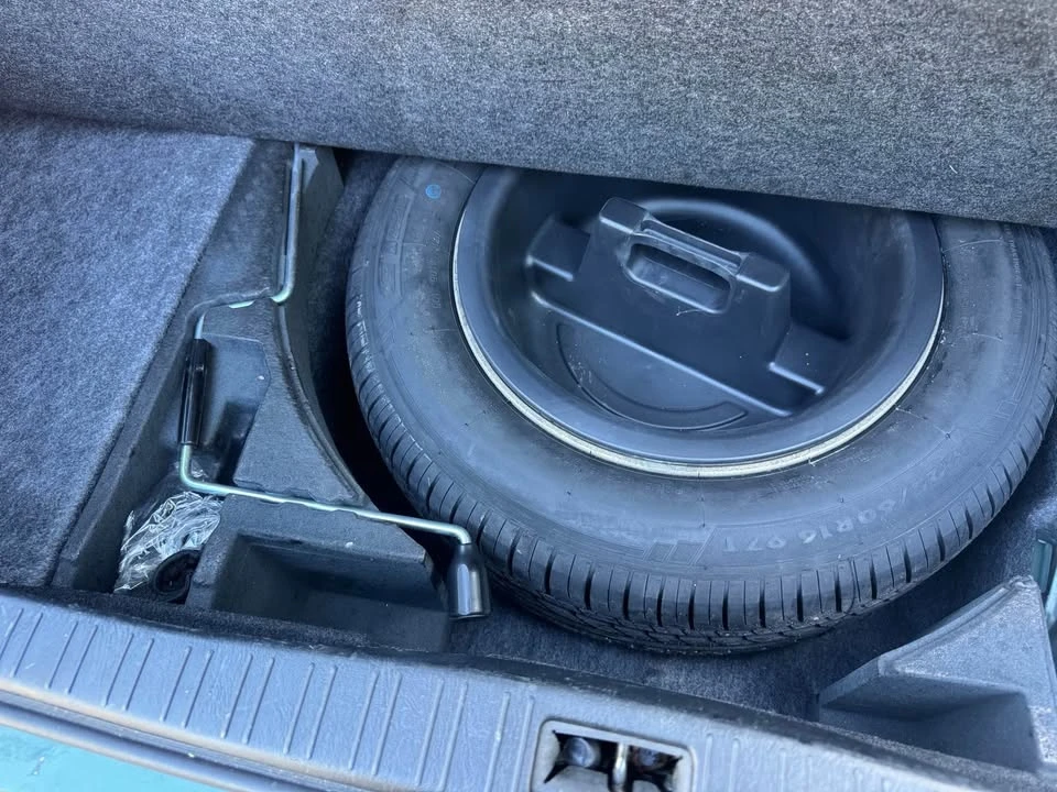 1998 Lexus LS 2nd Gen - Image 11 of 16