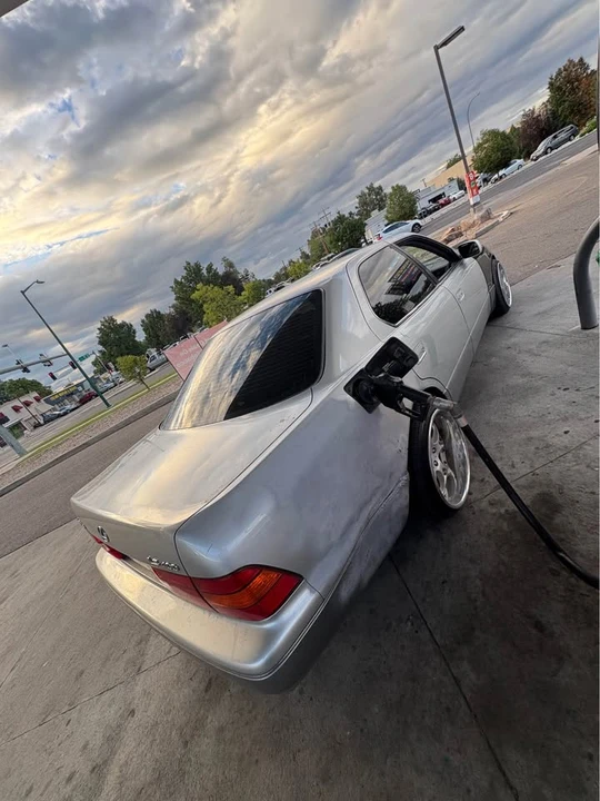 1998 Lexus LS 2nd Gen - Image 7 of 9