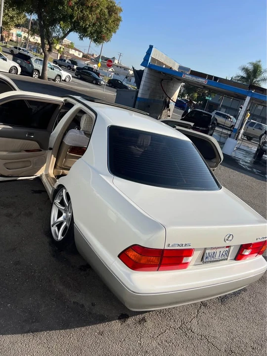 1998 Lexus LS 2nd Gen - Image 5 of 8