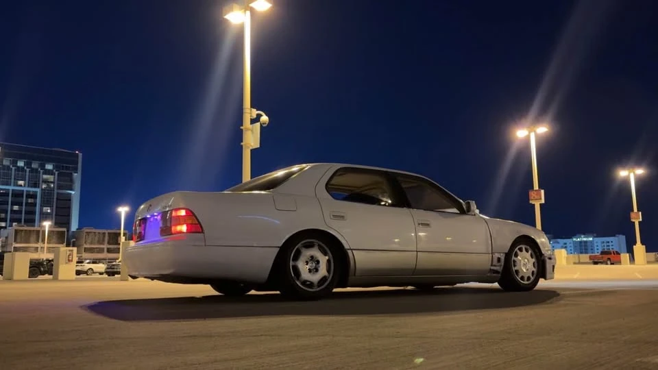 1998 Lexus LS 2nd Gen - Image 2 of 4