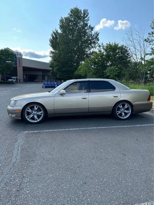 1998 Lexus LS 2nd Gen - Image 3 of 18