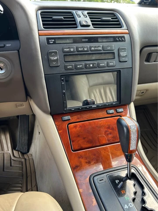 1998 Lexus LS 2nd Gen - Image 11 of 18