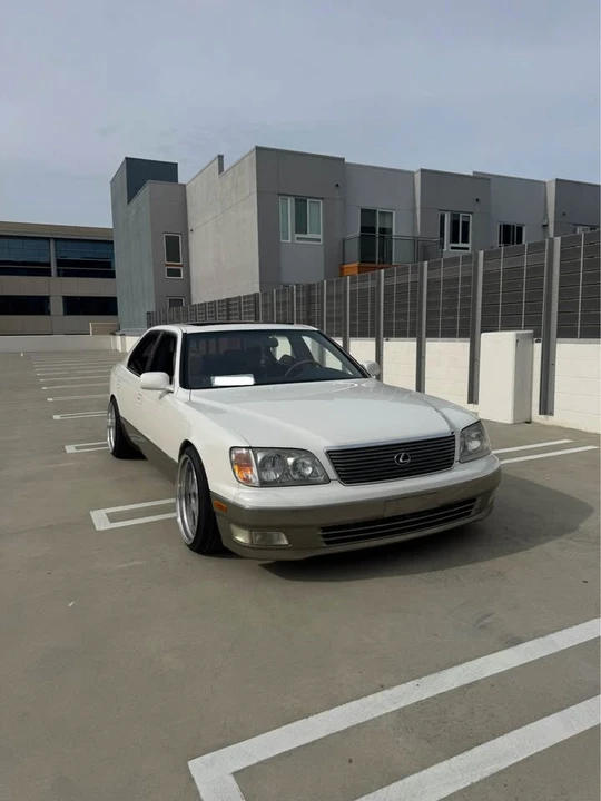 1998 Lexus LS 2nd Gen - Image 2 of 9