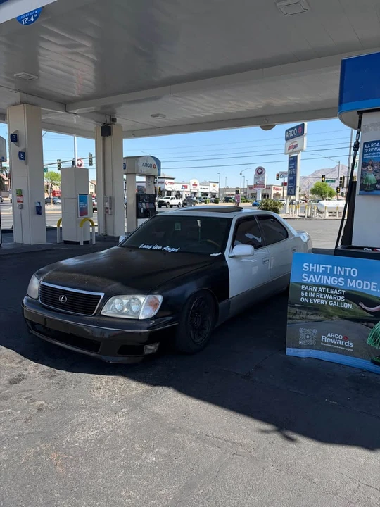 1998 Lexus LS 2nd Gen - Image 3 of 6