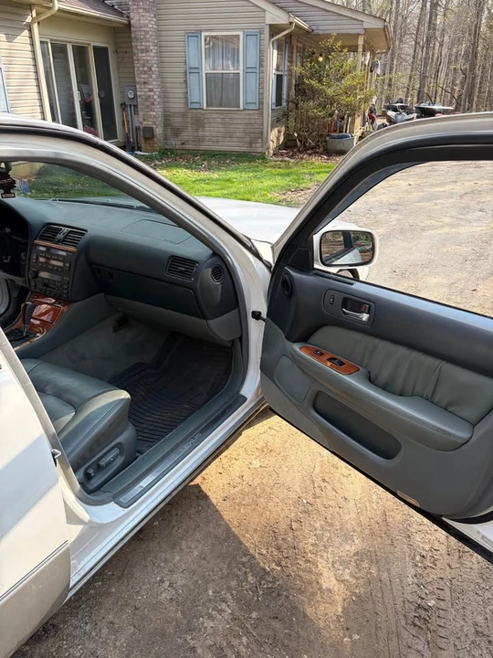 1998 Lexus LS 2nd Gen - Image 8 of 10