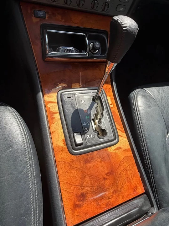 1998 Lexus LS 2nd Gen - Image 12 of 15