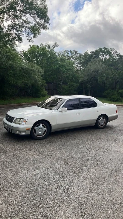 1998 Lexus LS 2nd Gen - Image 2 of 8