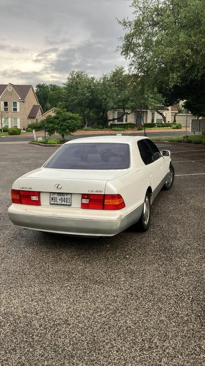 1998 Lexus LS 2nd Gen - Image 4 of 8