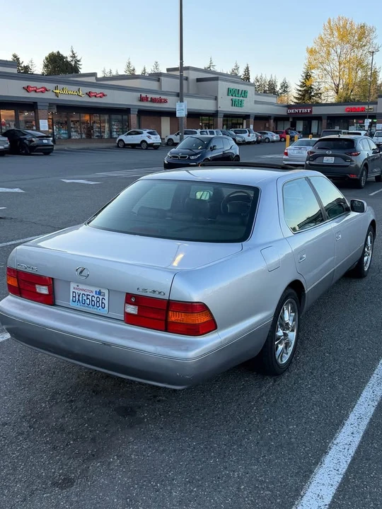 1998 Lexus LS 2nd Gen - Image 3 of 6