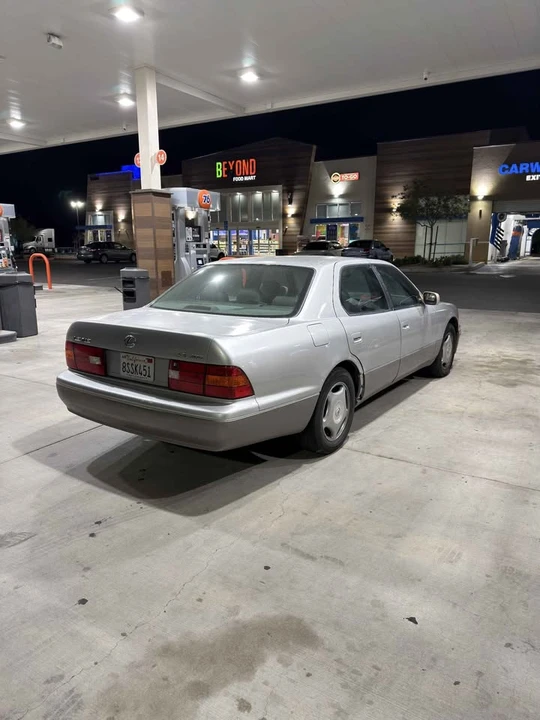 1998 Lexus LS 2nd Gen - Image 2 of 6