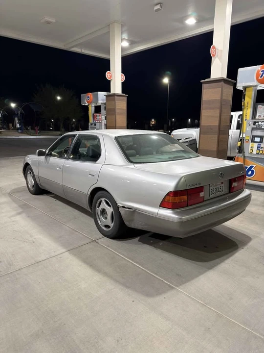 1998 Lexus LS 2nd Gen - Image 4 of 6