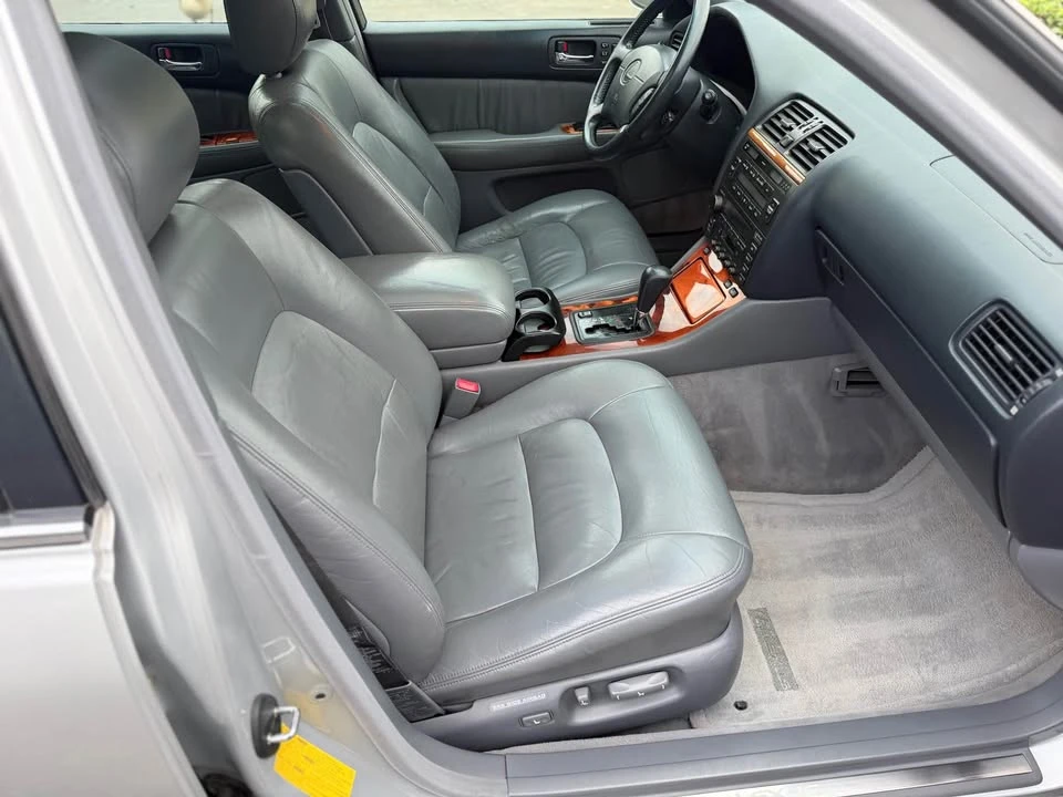 1998 Lexus LS 2nd Gen - Image 11 of 14