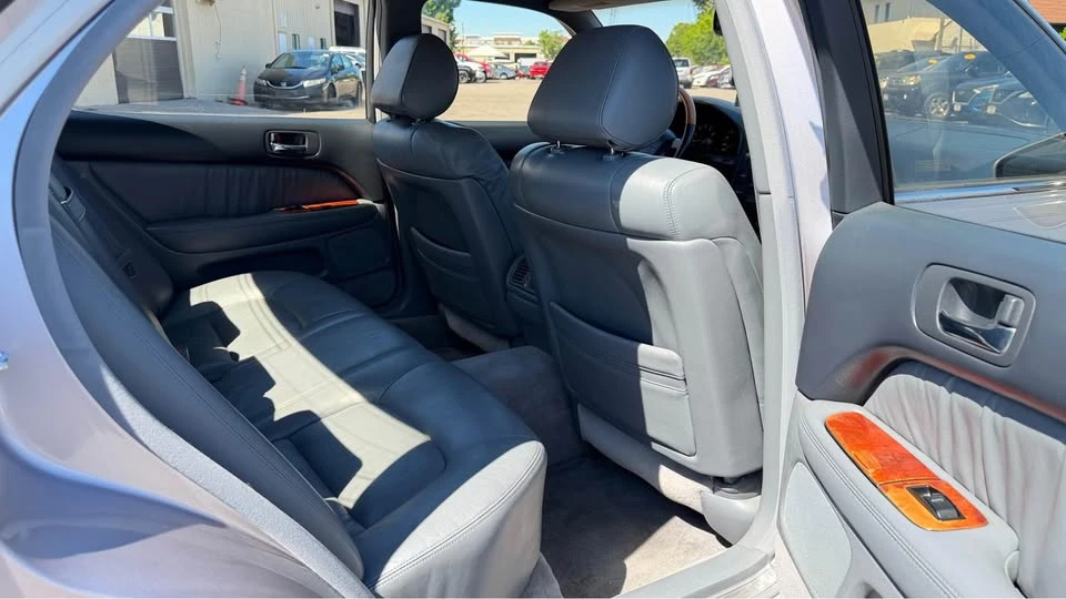 1998 Lexus LS 2nd Gen - Image 11 of 19