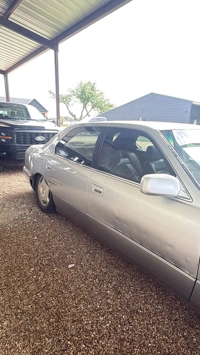 1998 Lexus LS 2nd Gen - Image 7 of 9