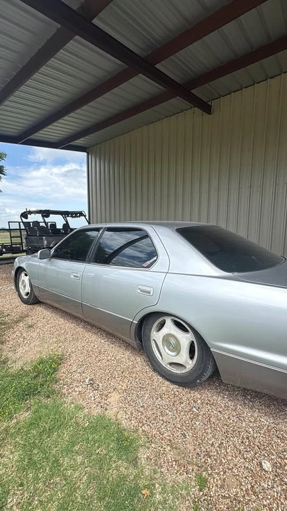 1998 Lexus LS 2nd Gen - Image 2 of 9