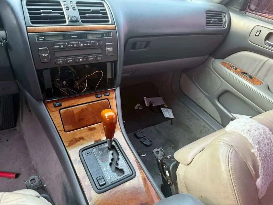 1998 Lexus LS 2nd Gen - Image 7 of 10