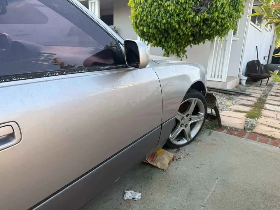 1998 Lexus LS 2nd Gen - Image 4 of 10