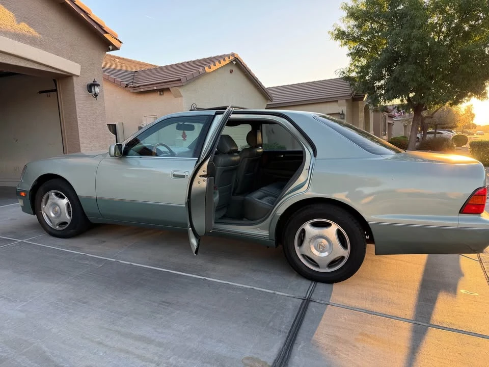 1998 Lexus LS 2nd Gen - Image 9 of 20