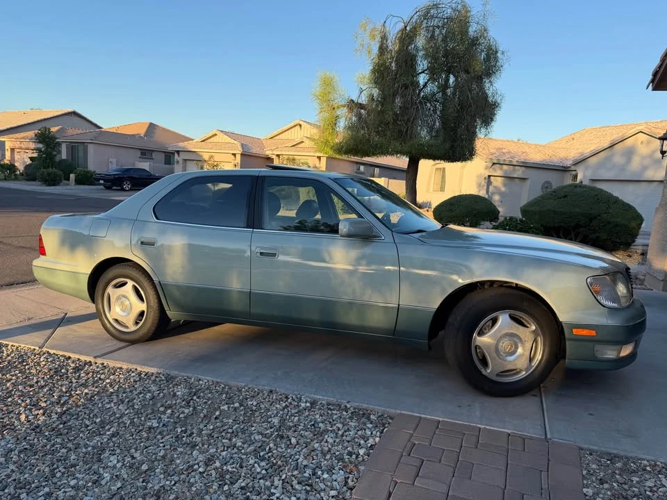 1998 Lexus LS 2nd Gen - Image 16 of 18
