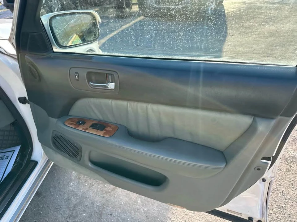 1998 Lexus LS 2nd Gen - Image 13 of 15