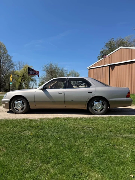 1998 Lexus LS 2nd Gen - Image 2 of 12