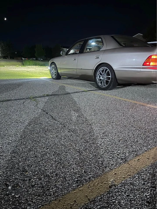 1998 Lexus LS 2nd Gen - Image 11 of 12