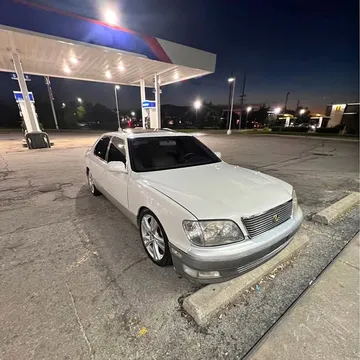 1998 Lexus LS 400 Sedan 4D