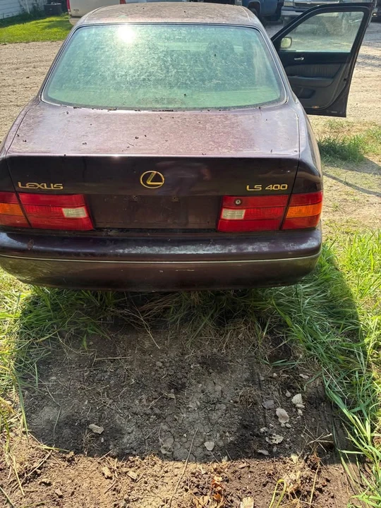 1998 Lexus LS 2nd Gen - Image 3 of 6