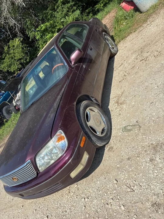 1998 Lexus LS 2nd Gen - Image 6 of 6