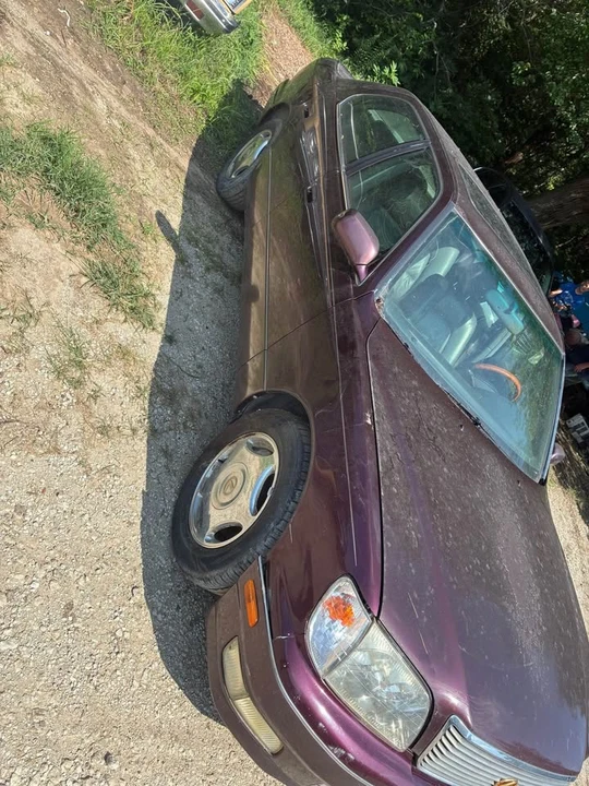 1998 Lexus LS 2nd Gen - Image 2 of 6