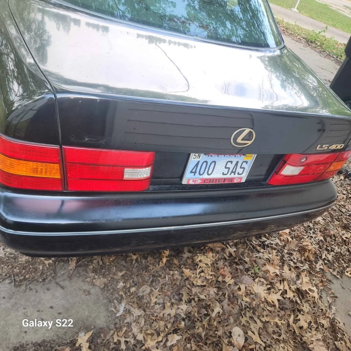 1998 Lexus LS 2nd Gen - Image 4 of 4