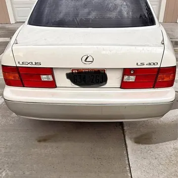 1998 Lexus LS 400 Sedan