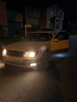 1998 Lexus LS 400 Sedan