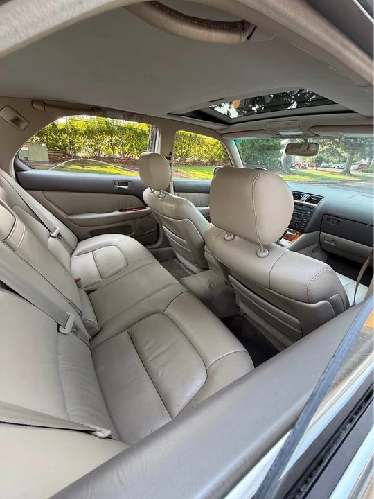 1998 Lexus LS 2nd Gen - Image 12 of 15