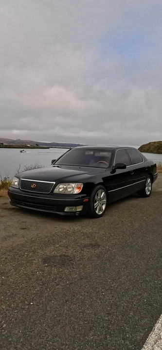1998 Lexus LS 2nd Gen - Image 2 of 8
