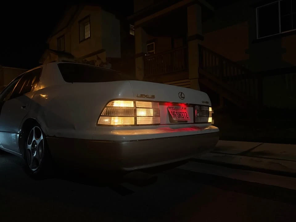 1998 Lexus LS 2nd Gen - Image 2 of 4