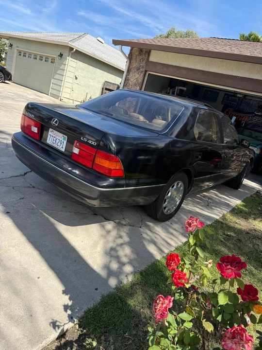 1998 Lexus LS 2nd Gen - Image 2 of 10
