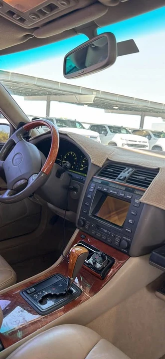 1998 Lexus LS 2nd Gen - Image 9 of 10