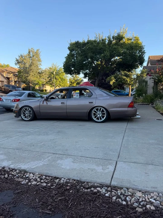 1998 Lexus LS 2nd Gen - Image 4 of 8